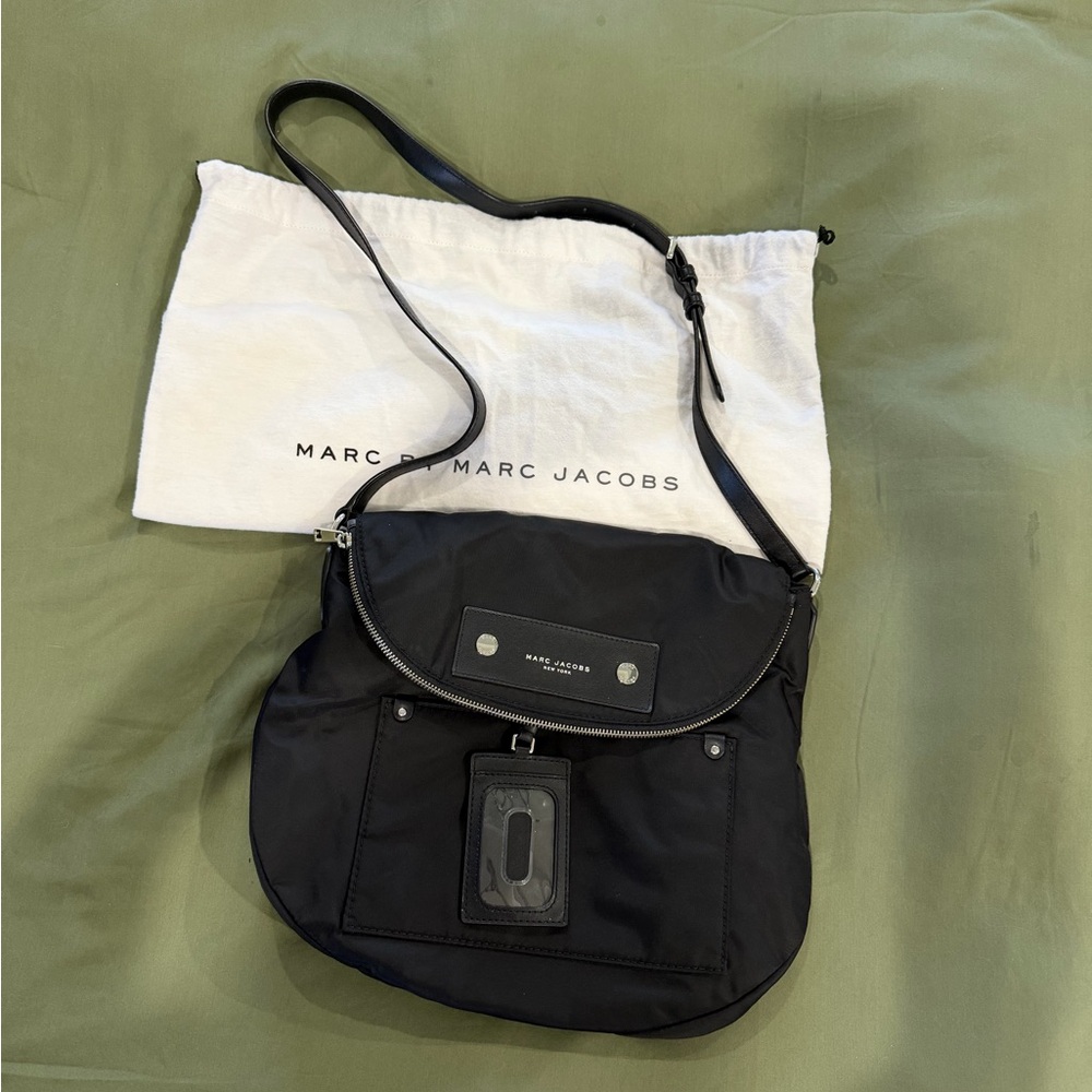 NWOT Marc Jacobs Black and Olive Crossbody Bag